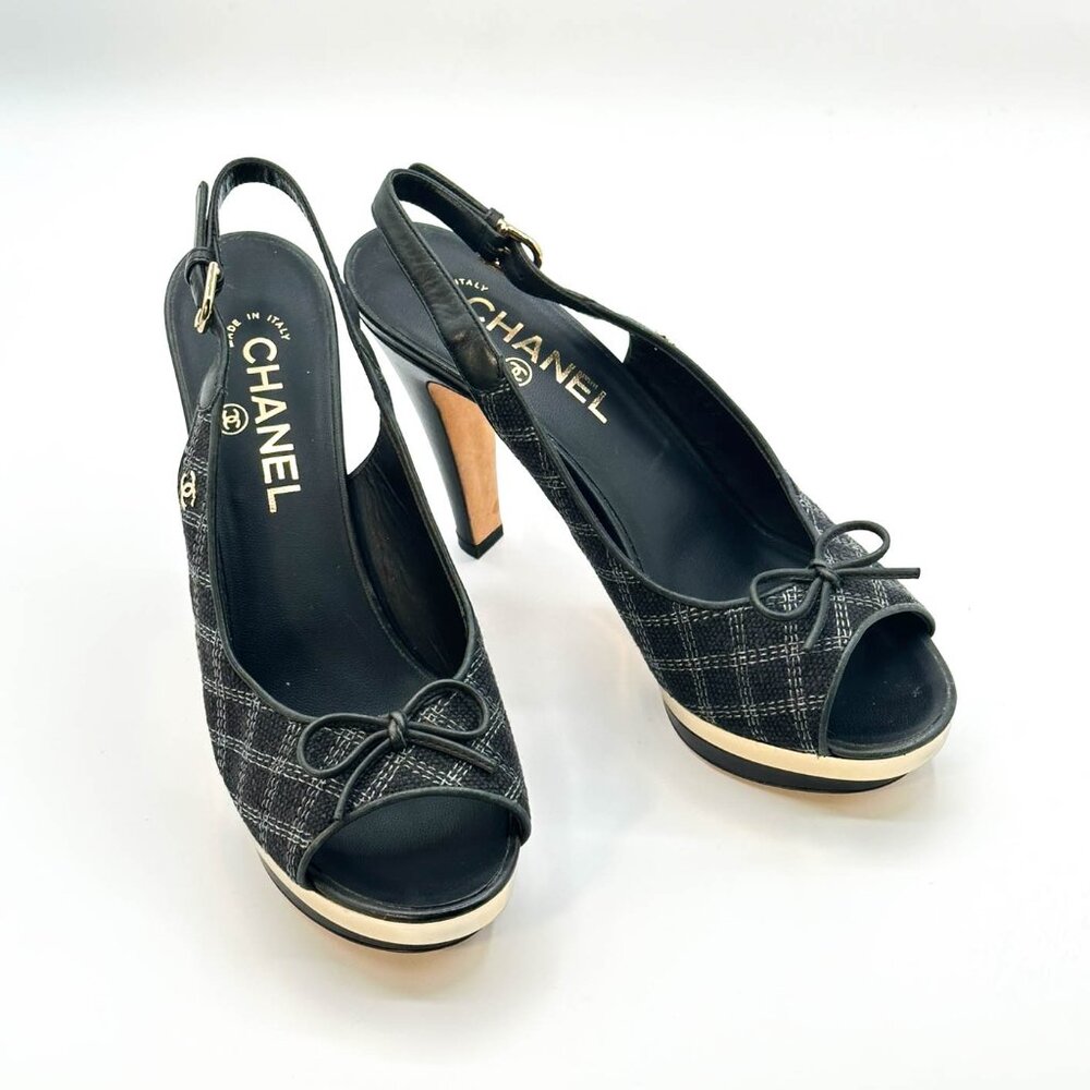 Chanel Sandals- Size 37.5 - Picture 5 of 11